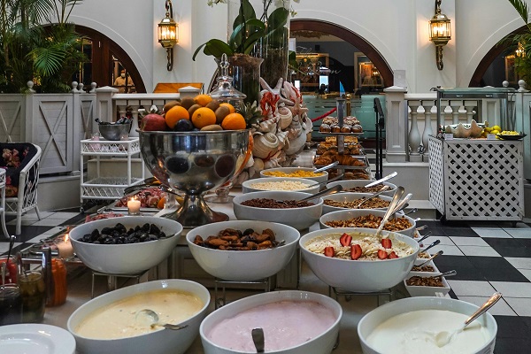Hotels with Complimentary Breakfast Buffets: Start Your Day Right